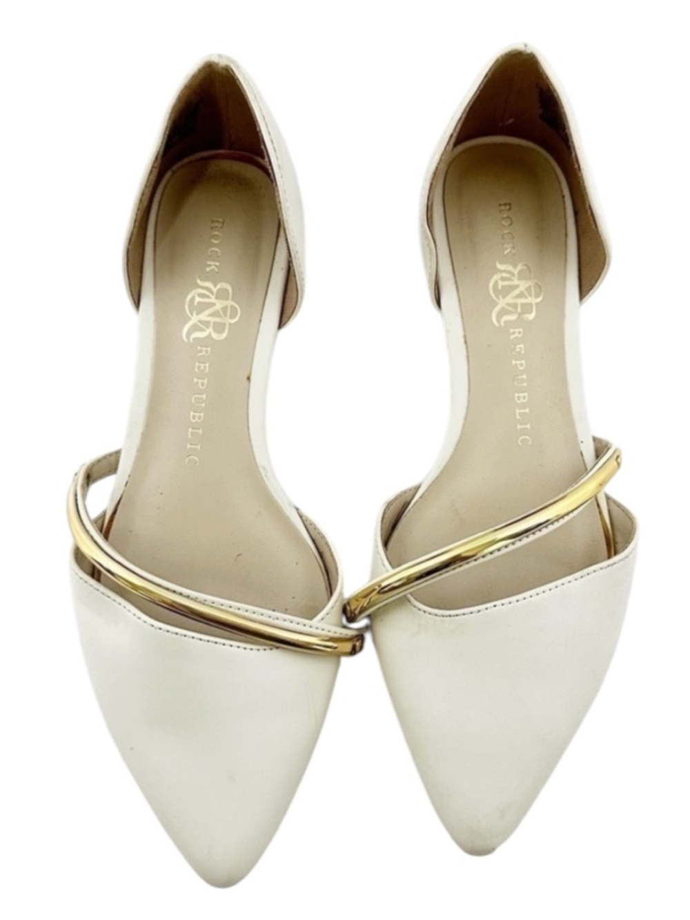 Rock & Republic Ivory and Gold Pointed Toe Flats Size 6